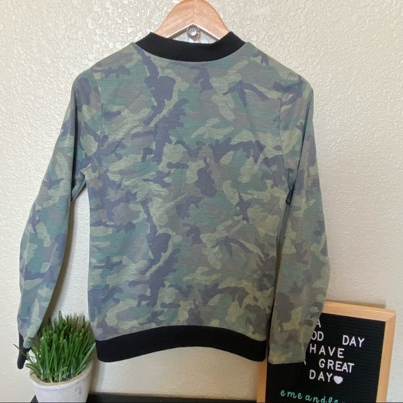 enough about me zip up light jacket camouflage - Picture 2 of 4